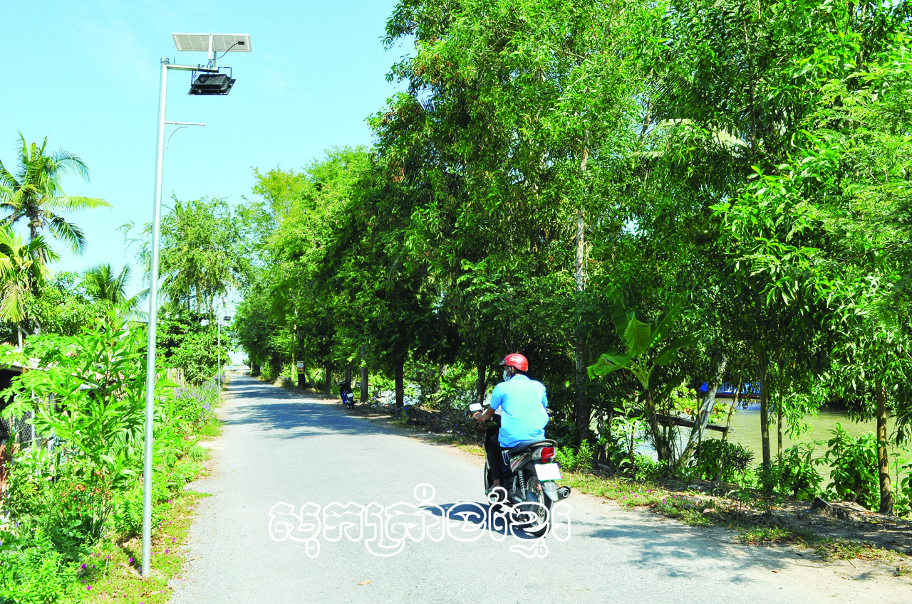 ទម្រង់អុជបំភ្លឺបណ្តាដងផ្លូវជនបទ