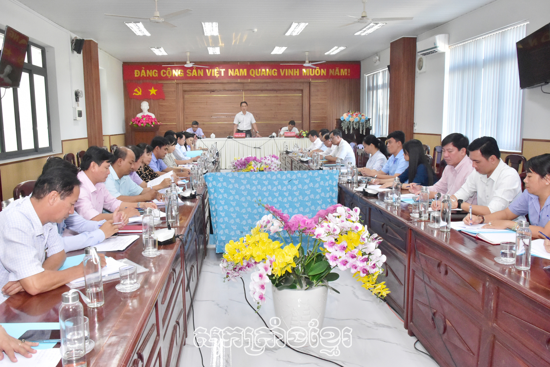 ស្រុកចូវថាញ់ សរុបចំនួនគ្រួសារដែលមានតម្រូវការបំបាត់ផ្ទះបណ្តោះអាសន្ន ផ្ទះទ្រុឌទ្រោមគឺ៣៤៧ខ្នង