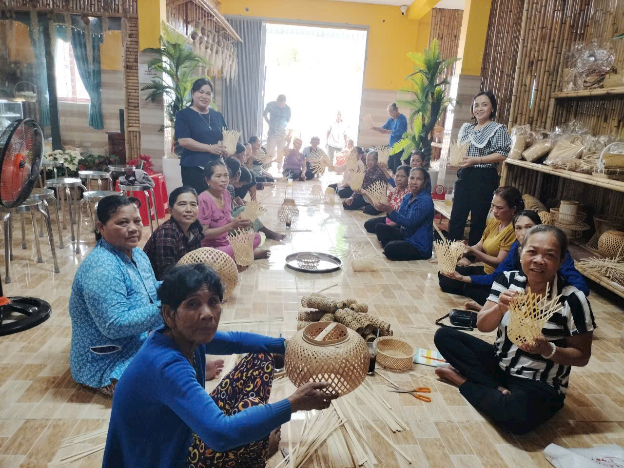 ទម្រង់បង្កការងារធ្វើនៅផ្ទះ បង្កើនប្រាក់ចំណូលជូនបងប្អូនសមាជិកា