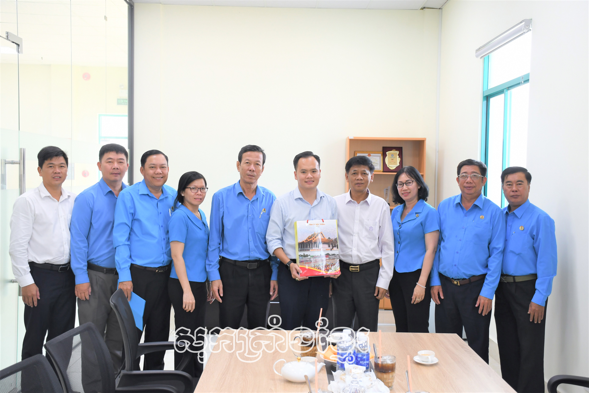 ចាត់ទុកកម្មករដូចជាសមាជិកក្នុងគ្រួសារ