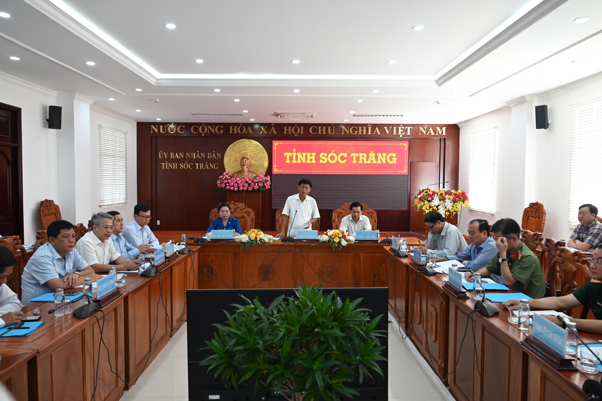 សុកត្រាំងប្តូរប្តេជ្ញក្នុងការបំបាត់ផ្ទះបណ្តោះអាសន្នផ្ទះទ្រុឌទ្រោម