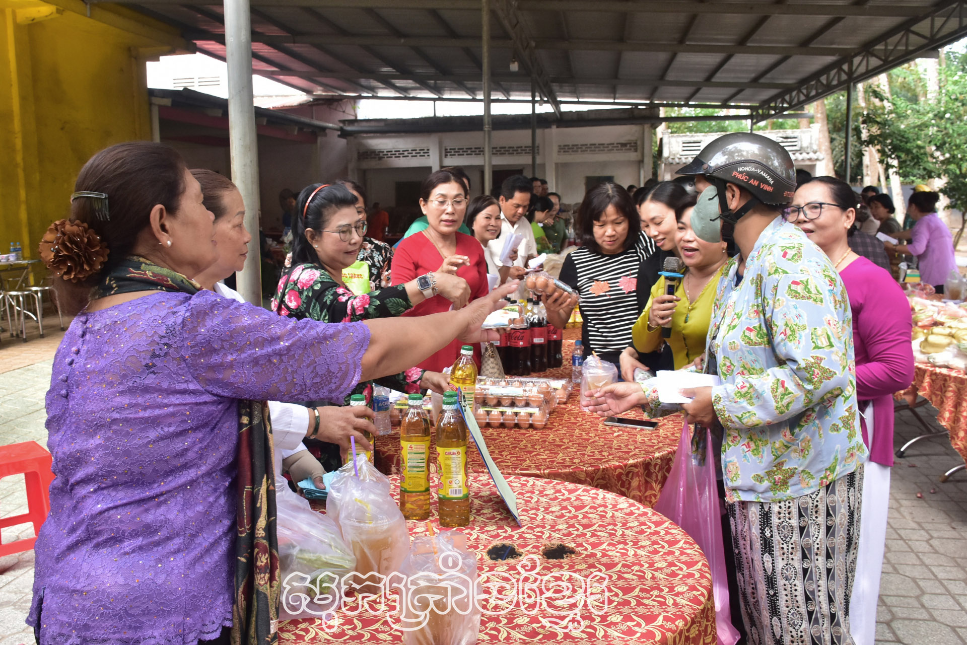 “ផ្សារសូន្យដុង” - ផ្តល់ភាពកក់ក្តៅដល់អ្នកក្រនាឱកាសបុណ្យចូលឆ្នាំថ្មី