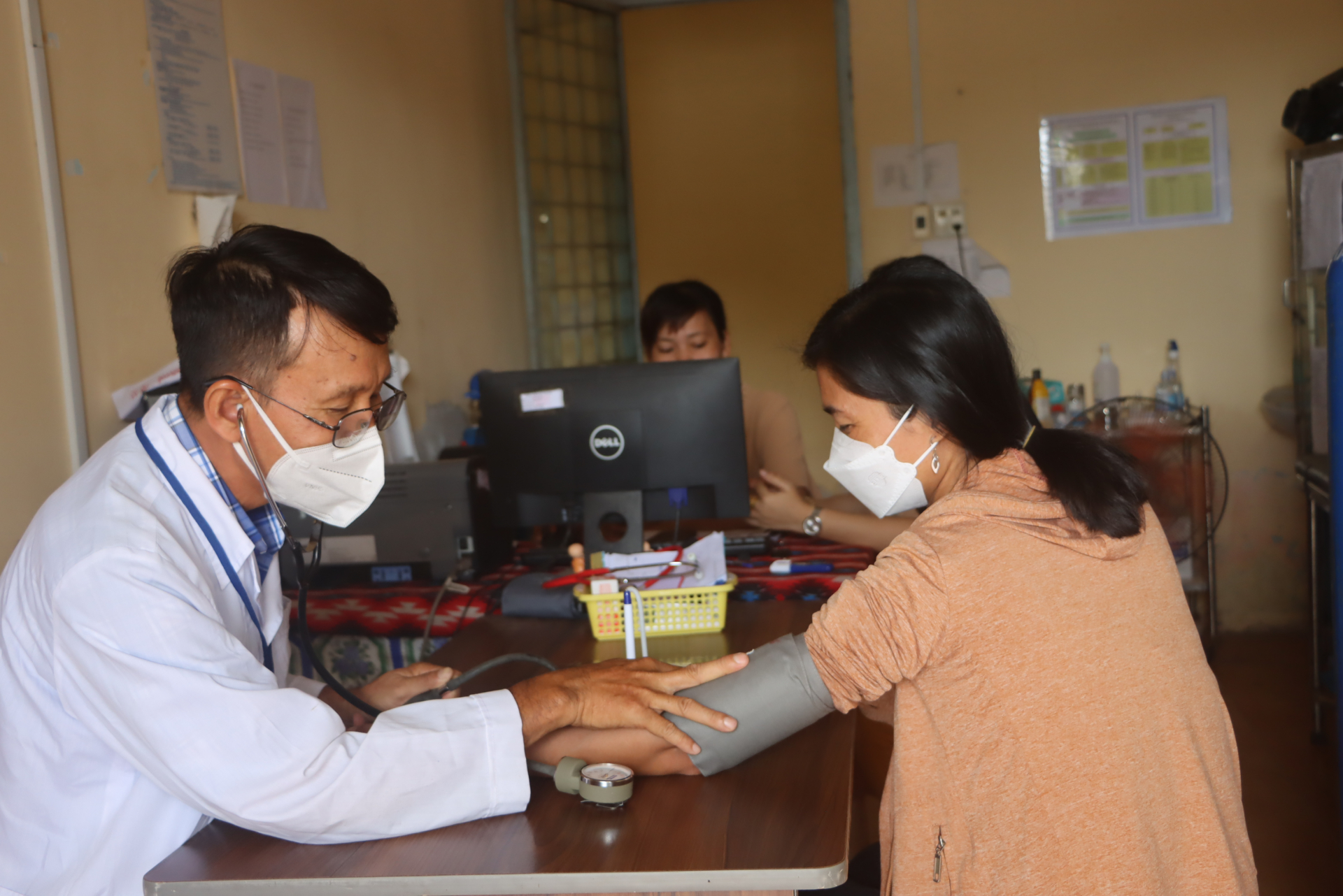 តែងតែបំពេញល្អភារកិច្ចជាគ្រូពេទ្យ