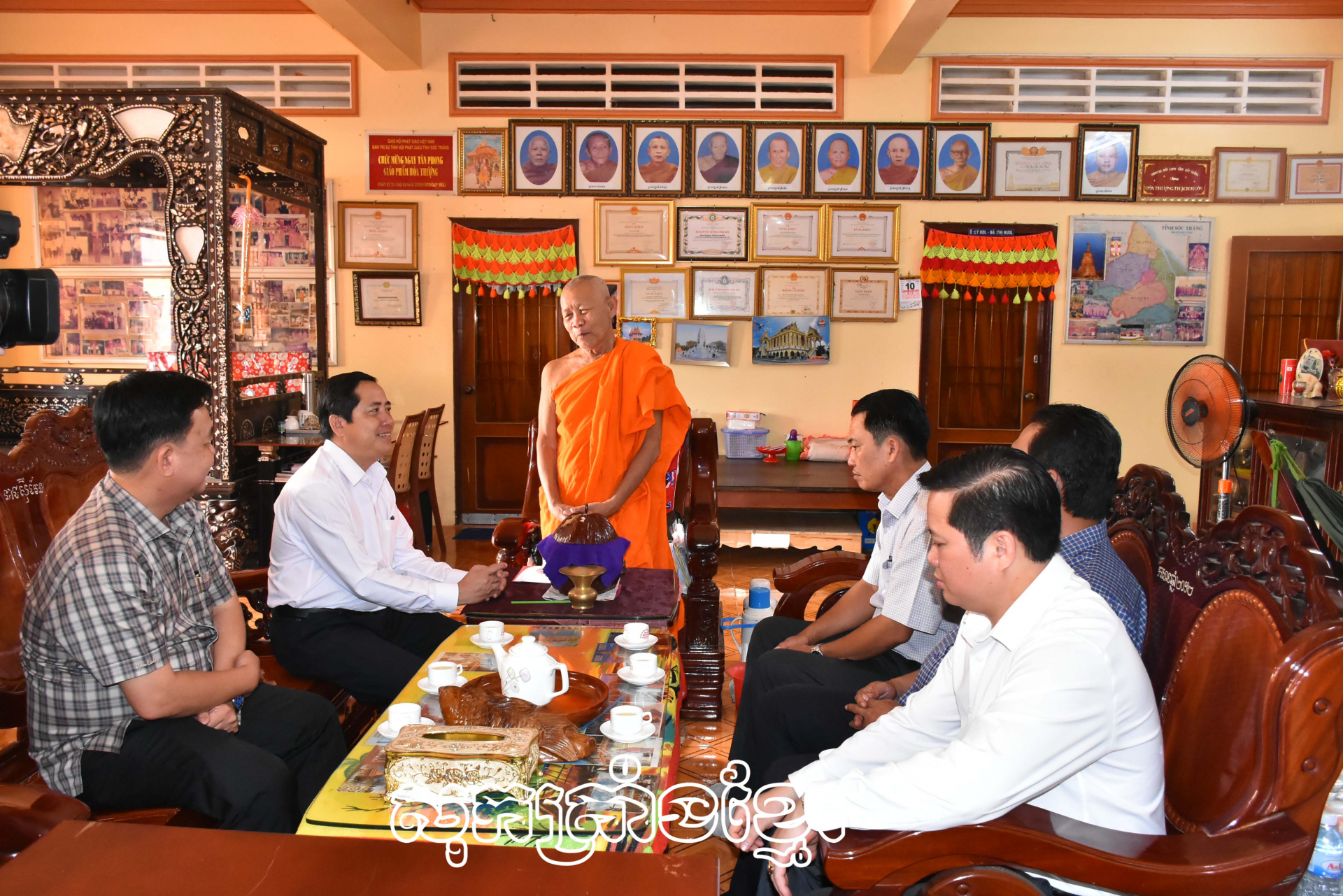 អ្នកមានប្រិយភាពរួមដំណើរជាមួយការអភិវឧ្ឍរបស់ទីរួមខេត្តវិញចូវ