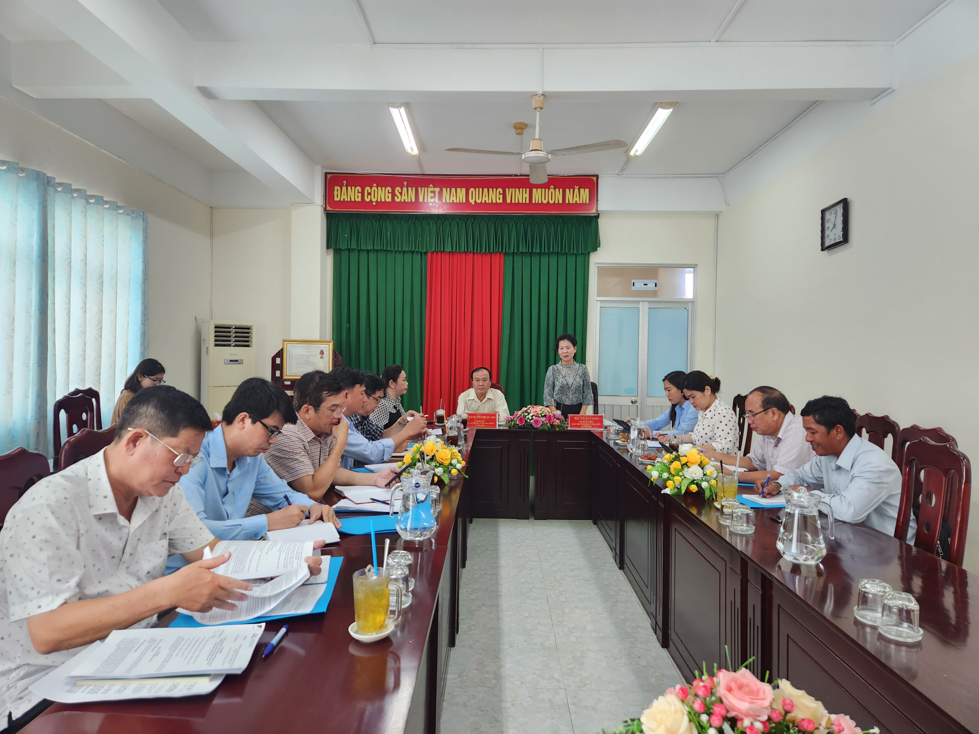 ស្នើមតិយោបល់ពាក់ព័ន្ធដល់ច្បាប់ការងារធ្វើ(ផ្លាស់ប្តូរ)