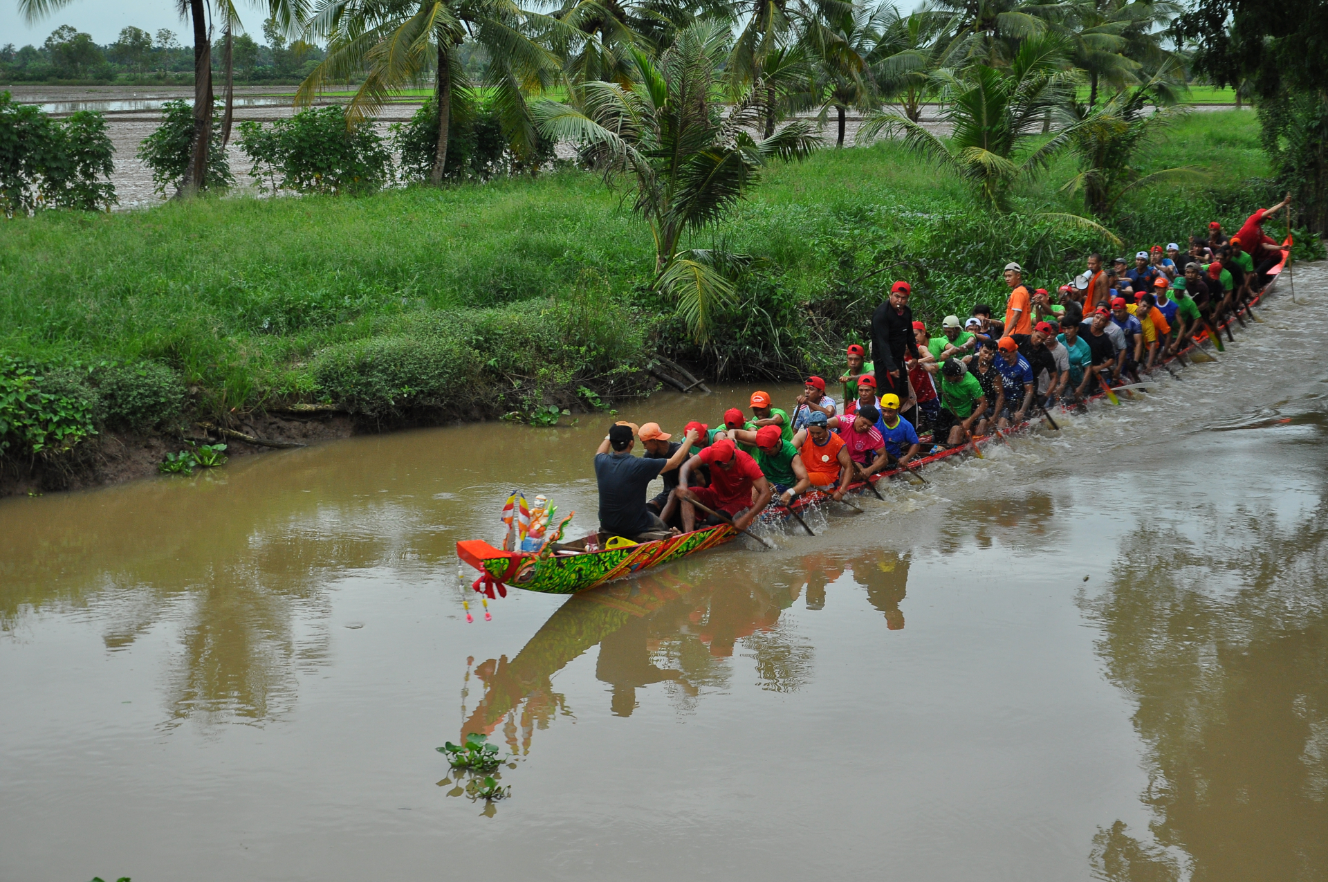 ទូកងឡុងភូត្រៀមជាស្រេចចូលរួមប្រកួតនាពិធីបុណ្យ