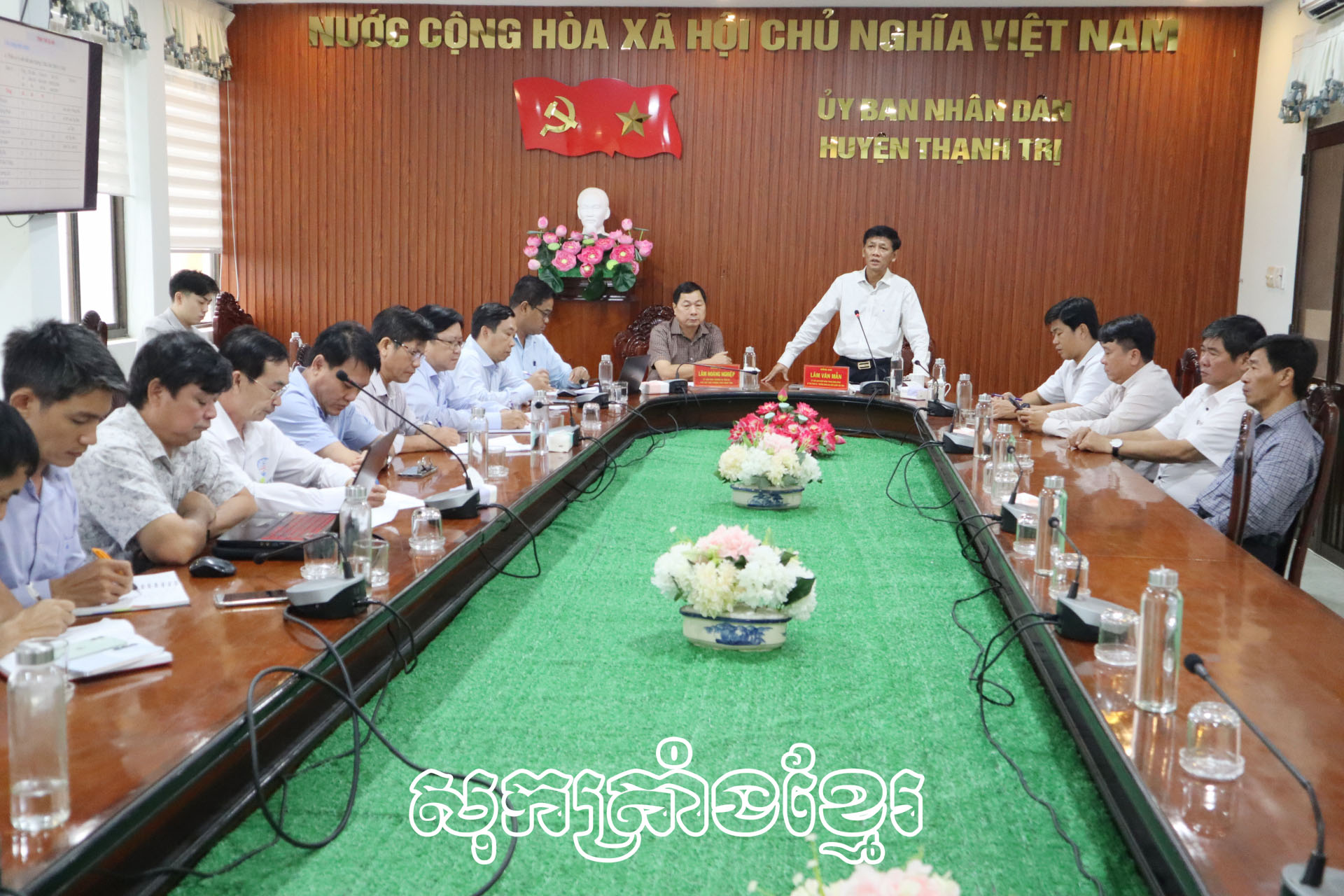 លេខាបក្សខេត្តពិនិត្យគម្រោងលើដងផ្លូវអភិវឌ្ឍសេដ្ឋកិច្ចទិសខាងជើង-ត្បូង