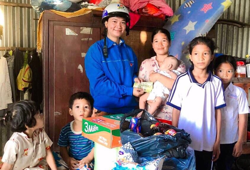 អស់ពីចិត្តដើម្បីអ្នកក្រ