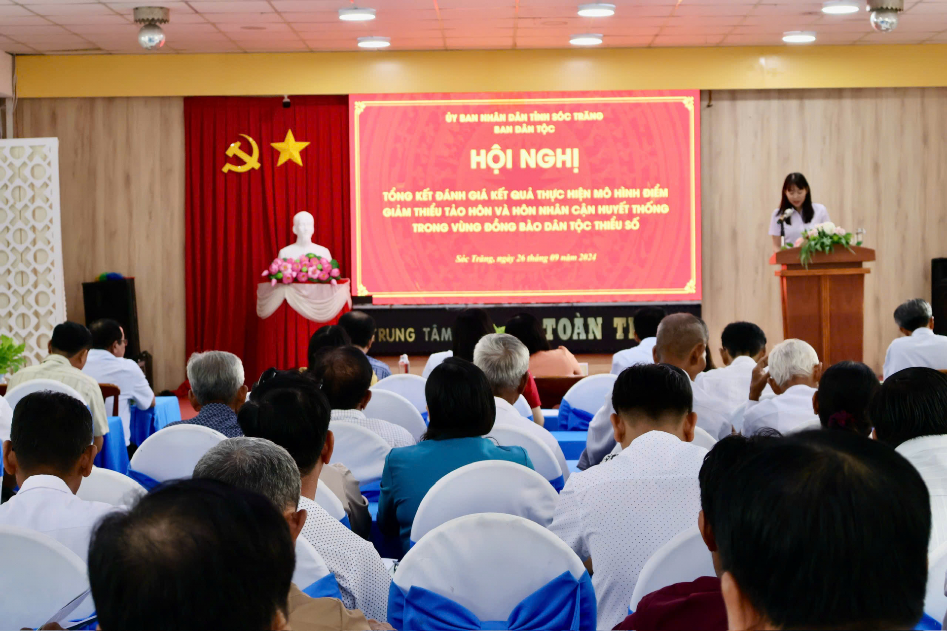 ឃោសនា អប់រំអំពីរៀបការមិនទាន់គ្រប់អាយុនិងរៀបការក្នុងសាច់សាលោហិតដល់សិស្សជនជាតិភាគតិច